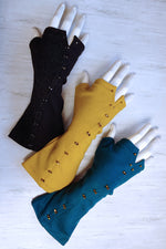 CRYSTAL Zipper/Clasp motif Gloves. more colours.