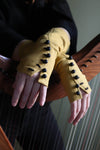 BUTTON MOTIF Gloves. MORE colours.